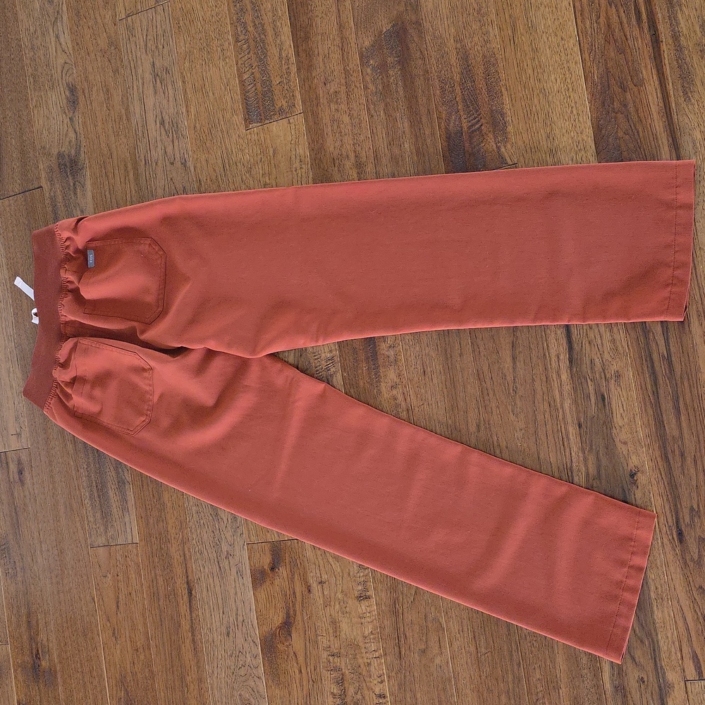 Rust Orange Scrub Set - Picture 5 of 5